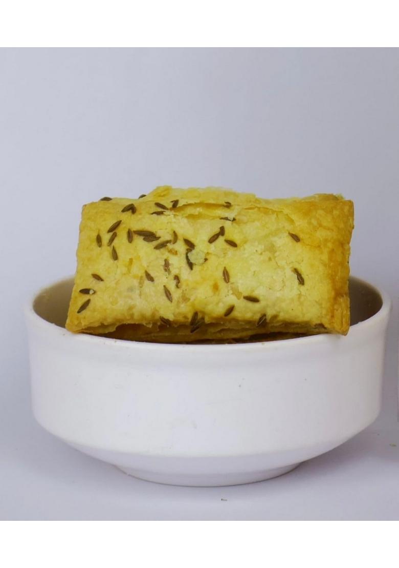 KUNDAN NAMKEEN Flaky Puff Pastry Biscuits | Crispy Tea-Time Snack Handmade Khari Light, Buttery & Crunchy 250 g Pack, (Pack of 2)