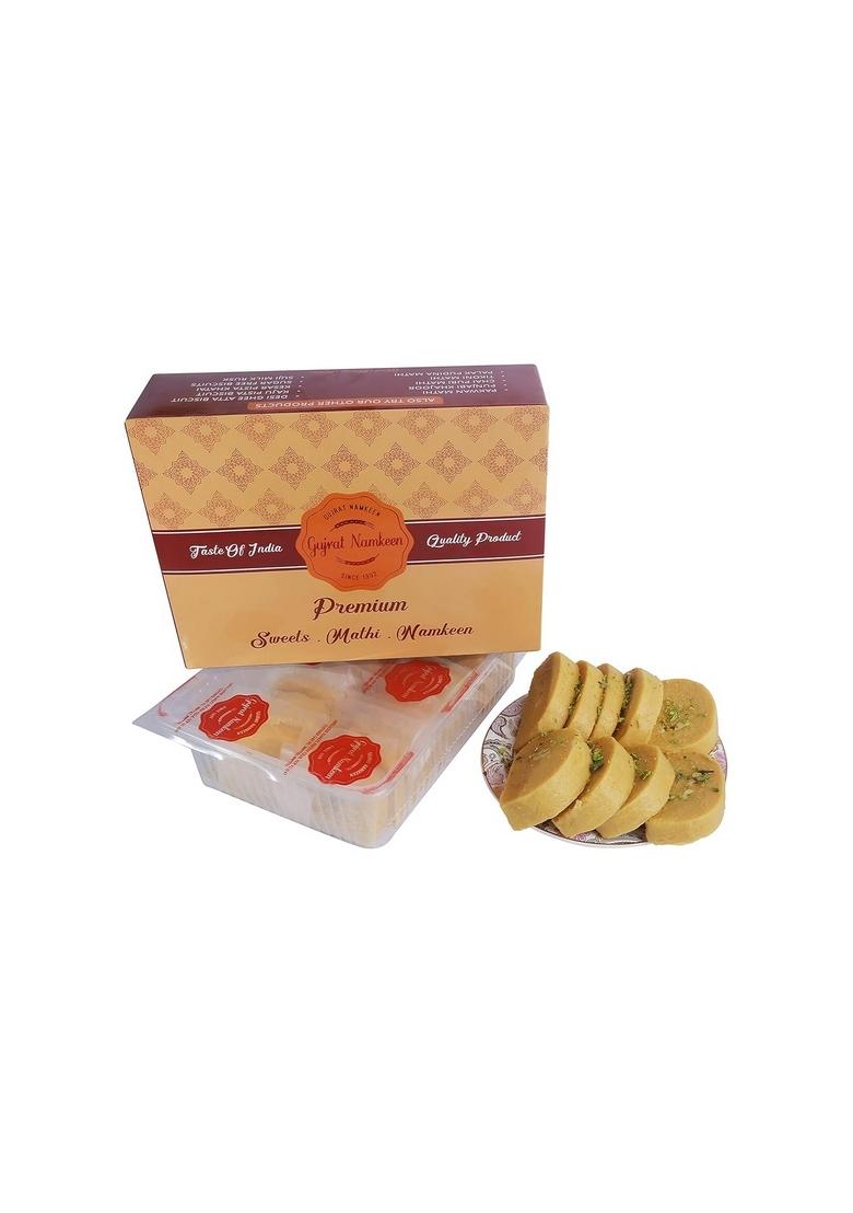 Gujrat Namkeen Special Desi Ghee Homemade Kaju Patisa | DESIGHEE LACHHEDAAR 400 grams, Pack of 1