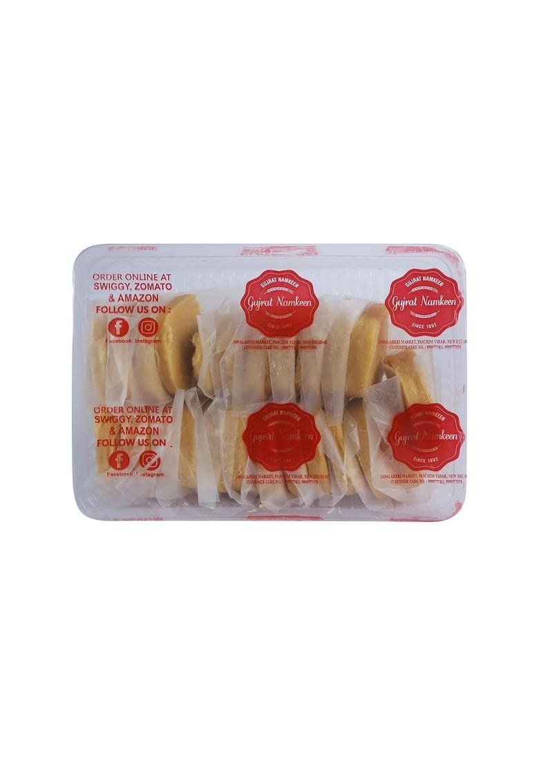 Gujrat Namkeen Special Desi Ghee Homemade Kaju Patisa | DESIGHEE LACHHEDAAR 400 grams, Pack of 1