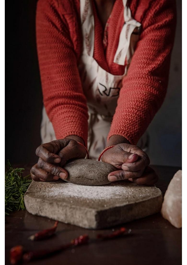 HIMALAYAN HAAT Rosemary Garlic Seasoning Salt Aromatic Gourmet Blend with Pink & Single-Origin Herbs | Perfect for Stews, Pasta Potatoes 65g