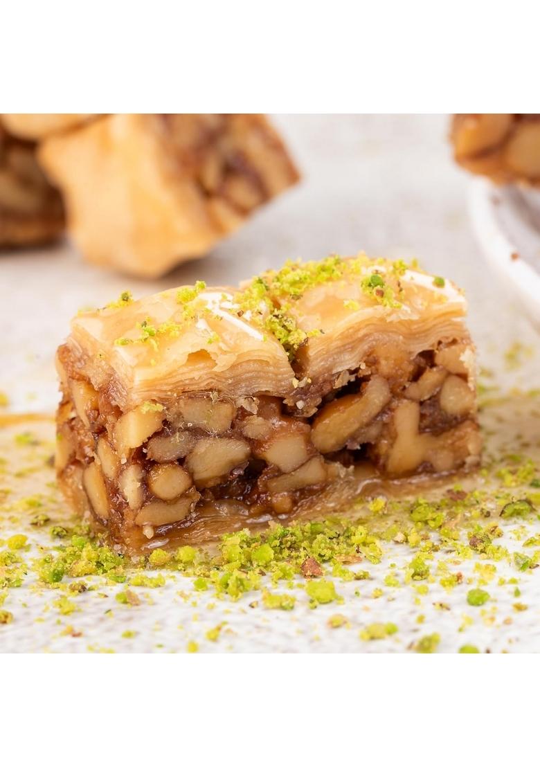 THE BAKLAVA BOX Cashew Square Baklava- Bestselling Mediterranean Sweet made with Premium Cashews, Pure Ghee and Honey 250 gms