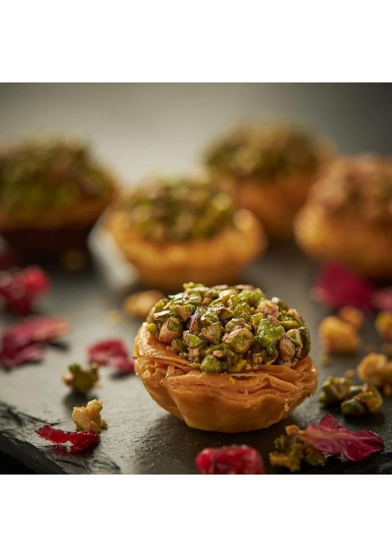 SMOOR SHAUQ Baklava by 440g Tin | Box of 20 Pcs. Assorted Cashew Square Sweet with Fresh Ghee, Nuts and Honey Indian Sweets, Turkish Delights|Best for Birthday, Anniversary, Festive Gifting