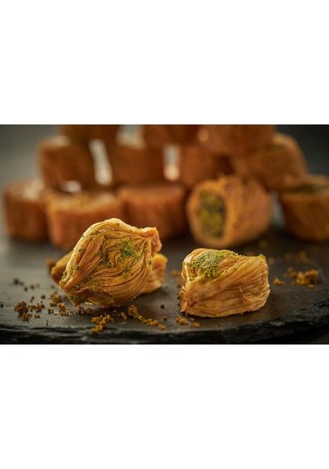 SMOOR SHAUQ Baklava by 440g Tin | Box of 20 Pcs. Assorted Cashew Square Sweet with Fresh Ghee, Nuts and Honey Indian Sweets, Turkish Delights|Best for Birthday, Anniversary, Festive Gifting