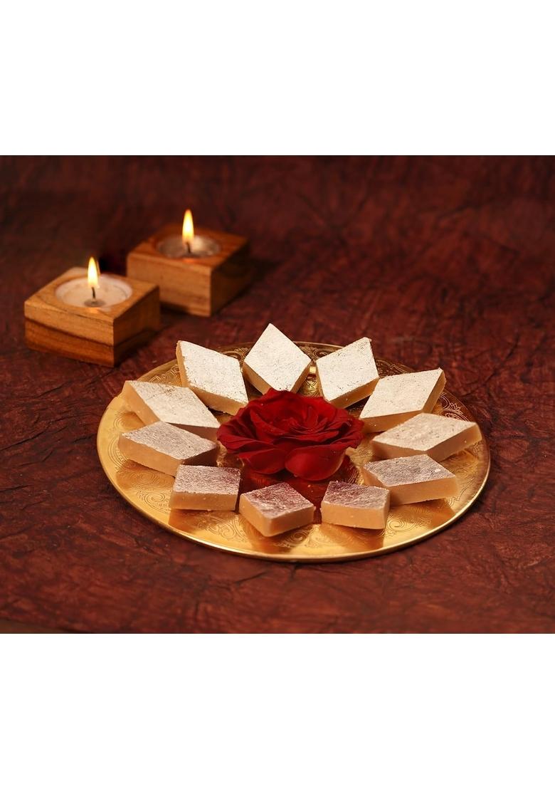 Ghasitaram Gifts Sweets- Pure Kaju Katlis in Fancy Box|Sweets|Sweets Gift Pack|Diwali Sweets|Indian Mithai|Diwali Sweets Box|Kaju Katli