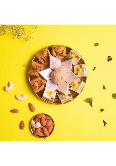 Dessert Drama Diwali Special Healthy and Delicious Kaju Katli, Baklava Pyramid, Atta Dry Fruit Laddoo, Shahi Pista Sandwich (1 Kg) Sweet Box with Ganesh ji Laxmi murti