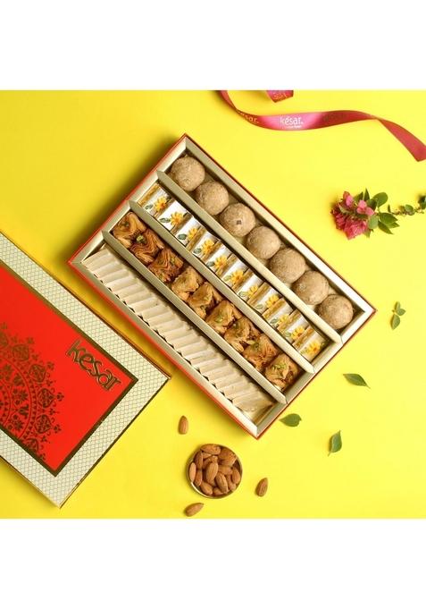 Dessert Drama Diwali Special Healthy and Delicious Kaju Katli, Baklava Pyramid, Atta Dry Fruit Laddoo, Shahi Pista Sandwich (1 Kg) Sweet Box with Ganesh ji Laxmi murti