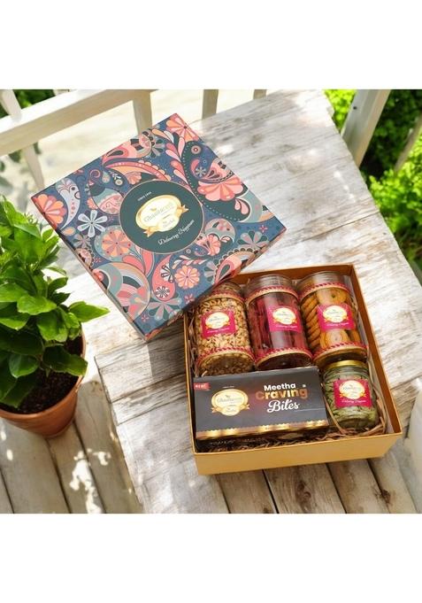 Ghasitaram Gifts Big Hamper Box of Sweets/Bites, Namkeen and Dryfruit-GGBHB||Gift Hamper| Diwali Gift Hamper|Food Hampers|Gourmet Hampers|