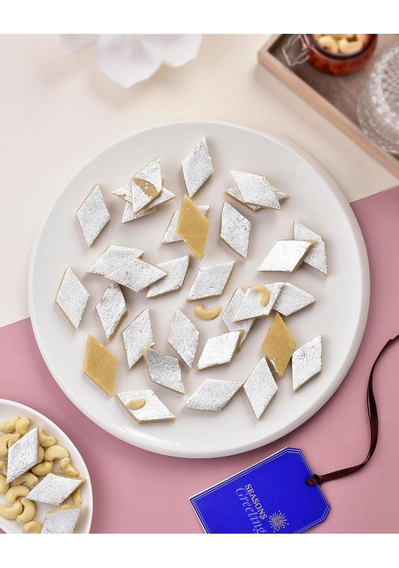 HYPERFOODS Diwali Sweets Box Gift Hamper Gifts For Employees Items Family Besan Laddoo KajuKatli Candles