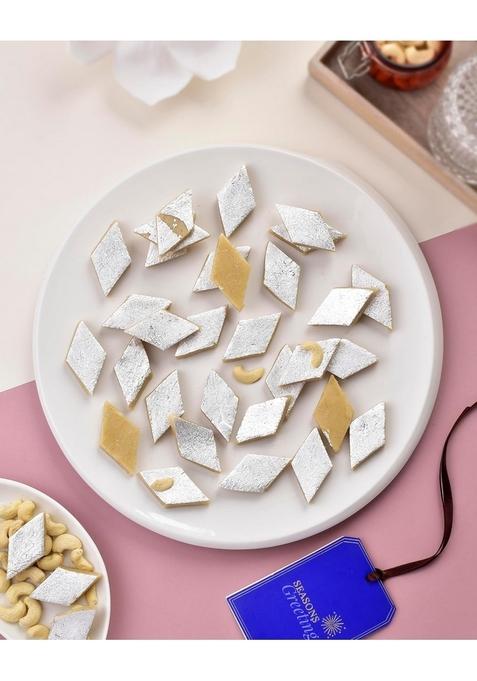 HYPERFOODS Diwali Sweets Box Gift Hamper Gifts For Employees Items Family Besan Laddoo KajuKatli Candles