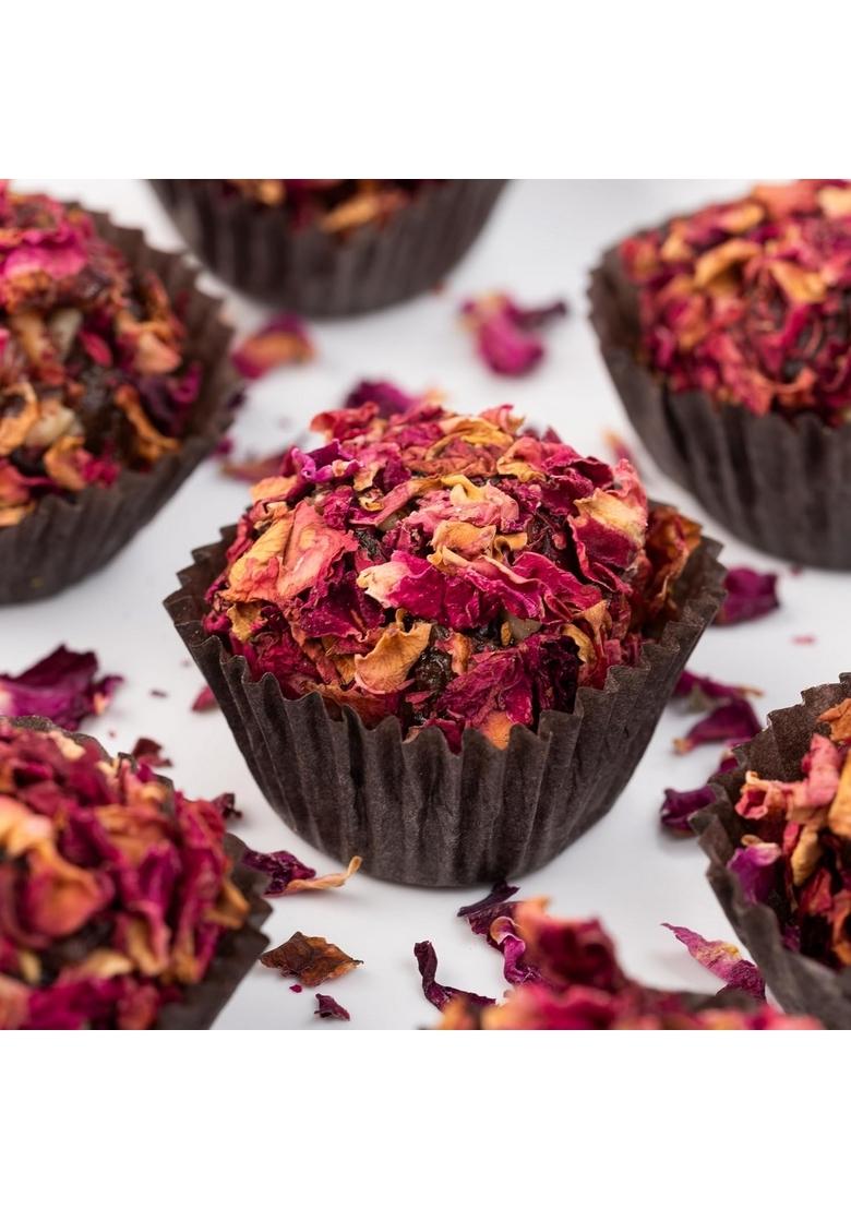 THE BAKLAVA BOX Rakhi Exclusive Amaanat Gift with Assorted Fusion Sweets and