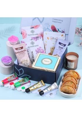 Floweraura Holi Hamper of 2 Gulal, Thandai, Neon Color Tubes, Golden & Silver Trial Mix, Kalimirch Cashew, Scented Candle Gujiya Sweet In Box-100% Organic Gulal | Skin Friendly