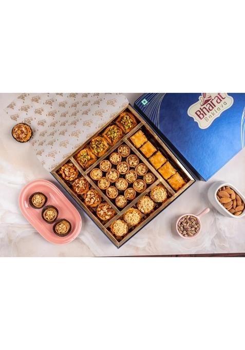 Bharat Baklava Gift Box | Assorted Middle Eastern Sweets 650g Cashew Tart, Almond Simsimia, Finger Premium Mithai for Gifting & Celebrations