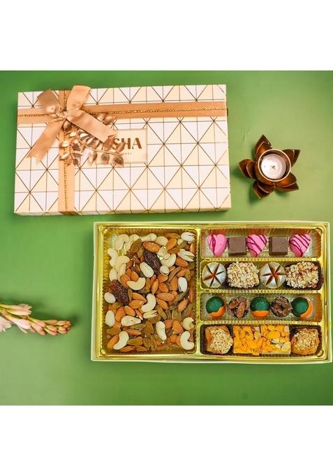 ASHA SWEET CENTER SWEETS Luxurious Bites Gift Hamper|Premium Assorted Box with Dry Fruits|Festive Gifting for Employees,Clients & Colleagues|Traditional Mithai Office Celebration