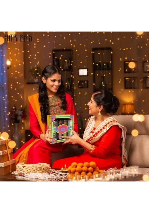 HARIBAS Gift Hamper for Christmas & New Year | (Pack of 8 Jars) Combo