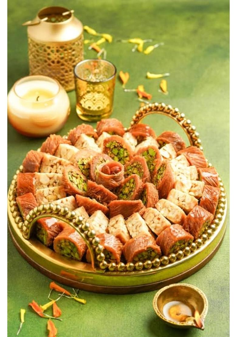 Gourmet Baklava Assorted Sweets Cashew Baklava, Balloria, and Almond With Fresh Ghee, Nuts, Honey Packed in an Imperial Gift Box (500 grams)