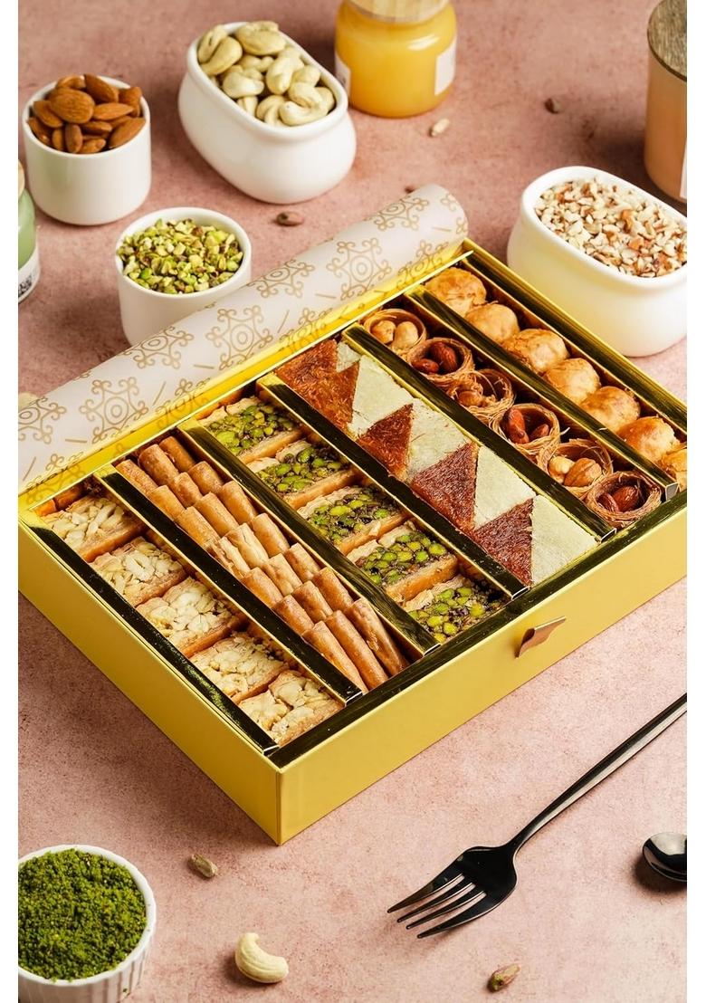 Gourmet Baklava Assorted Baklavas Sweets (500 grams) of Cashew, Pista & Almond Baklava, Balloria, Lady Finger, Cashew Nest With Fresh Ghee, Nuts and Honey Packed in Imperial Gift Box