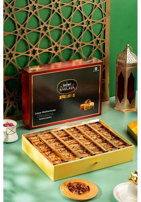Gourmet Baklava Premium Walnut Luxury Sweet Gift Box with Crispy, Flaky in the Middle (Pack of 1) 500 gram