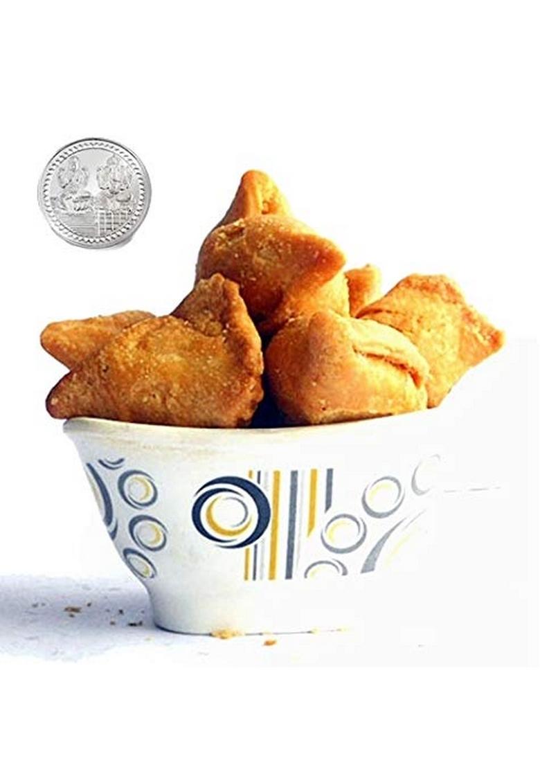 GHASITARAM'S special for holi Farsan Samosa 300 gm