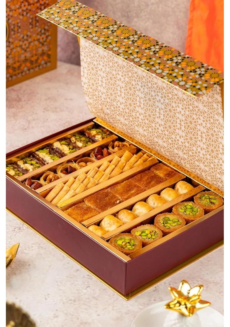 Gourmet Baklava Prime Connoisseur Gift Box, Mixed Assortment with Pista Burma, Chocolate Cashew, Nut Nest, Finger Baklava, Belloria, Almond, 610g, Pure Cow Ghee