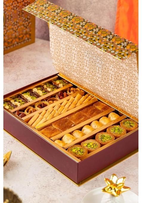 Gourmet Baklava Prime Connoisseur Gift Box, Mixed Assortment with Pista Burma, Chocolate Cashew, Nut Nest, Finger Baklava, Belloria, Almond, 610g, Pure Cow Ghee