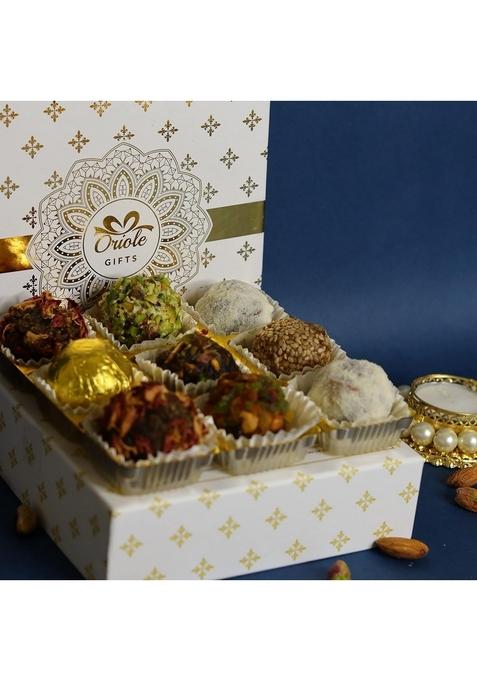 Oriole Gifts Womens Day Hamper for Girlfriend, Wife, Mother, Sister with | 9 Chocolate & Dry Fruit Balls Sweets in Exotic 7 Flavours
