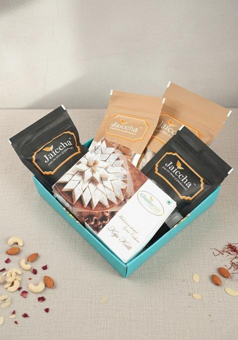 Ghasitaram Gifts Express Delivery Medium Basket of Almonds,Crunchy Cashews,Banarsi Flavoured,Butter Chakli & Kaju Katlis|Gift for Diwali,Valentine,Birthday,Anniversary,Gift Her,Him,Mothers Day|