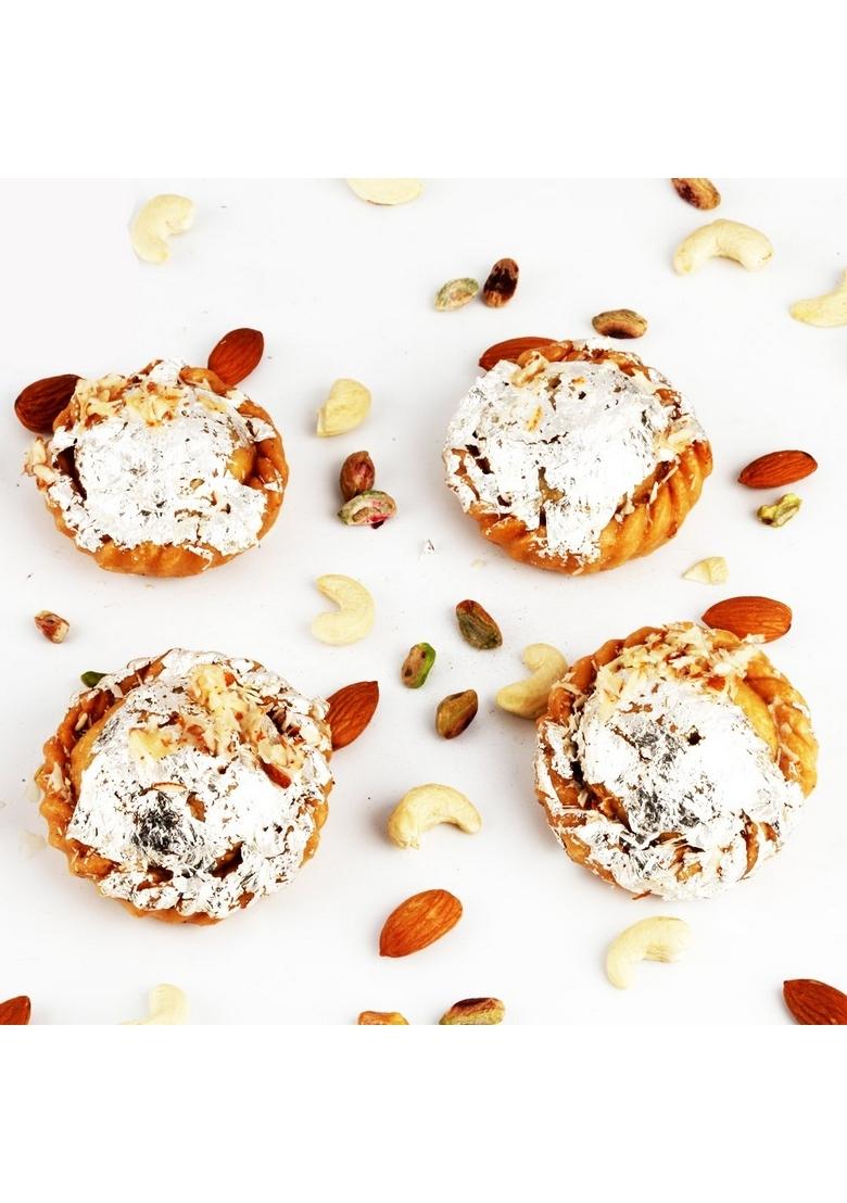 Ghasitaram Gifts Holi Sweets/ Gift/ Hampers/ Chandrakala Box 200 GMS |Sweets|Sweets Gift Pack|Diwali Sweets|Indian Mithai|Diwali Sweets Box|Sweets