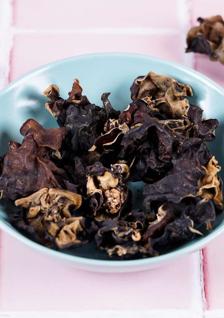 Urban Platter Edible Black Fungus Cloud Ear And Wood Mushrooms, 50 G - Indya