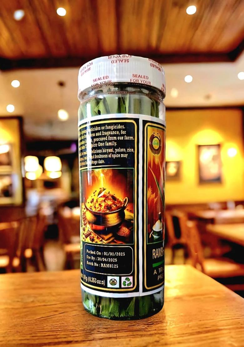 Mom'Store Rambha/Pandan/Biryani Leaves 10G | Aromatic & Natural Dried Pandanus Perfect For Biryani, Curries, Desserts Beverages 100% Vegan Kerala Homestead Spice