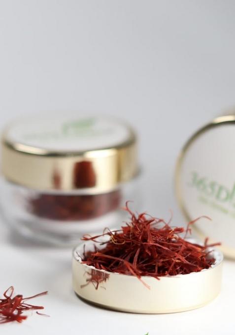 365Dfarms Saffron Original Saffron/Kesar/Keshar A+++ Grade For Biryani, Beauty, Pregnancy, Improved Health And Tilak (Pack Of 1 (1Gram)) | 365 D Farms