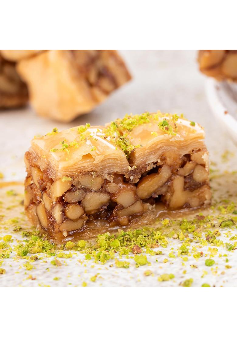 The Baklava Box Assorted Premium Baklavas And Imported Dry Fruits In Royal Red Gift With 2 Sets Of Rakhi (500Gms)