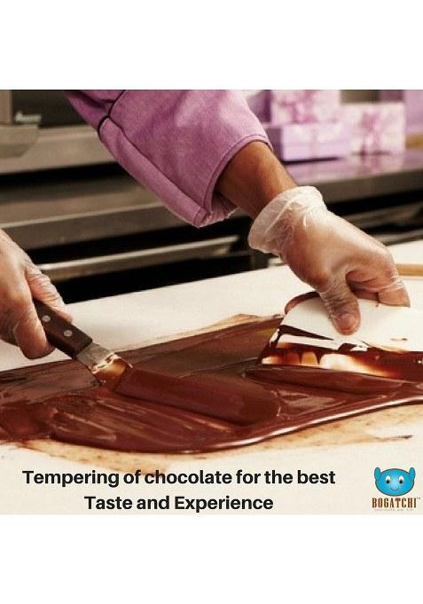 Bogatchi Chocolates Valentine Day Gift For Wife, Love Box, 120G + Free V-Day Card Fur Heart