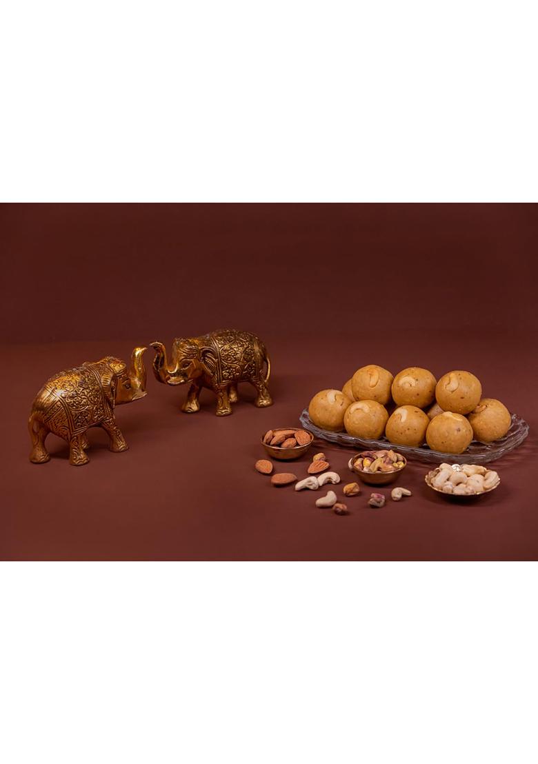 Desi Mitahara Besan Ladoo