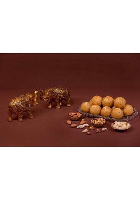 Desi Mitahara Besan Ladoo