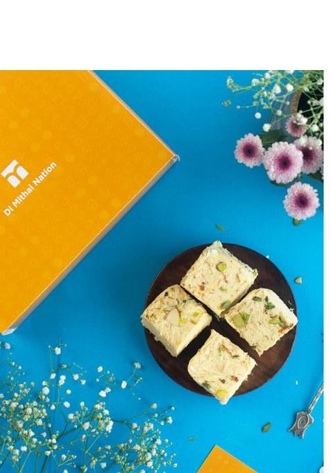 Di Mithai Nation Desi Ghee Soan Papdi Delicious Crispy & Flaky Traditional Indian Desert For Special Occasion (400 Gram)