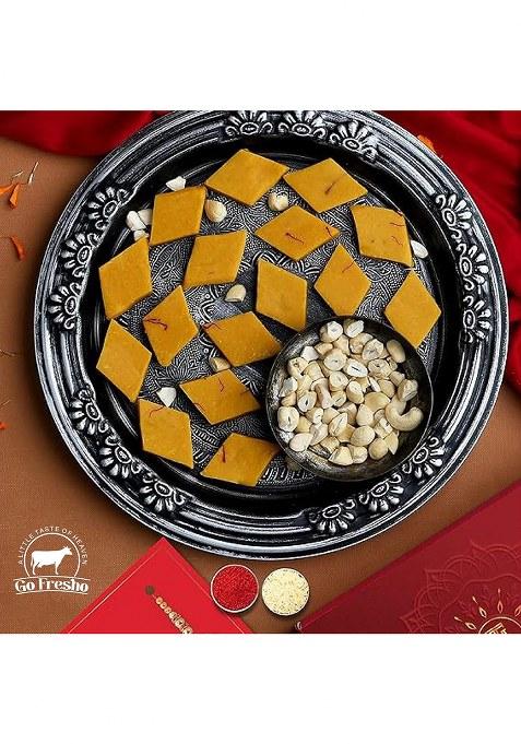 Go Fresho Healthy & Tasty Kesar Kaju Katli 500G | Barfi| Ready With Pure Natural