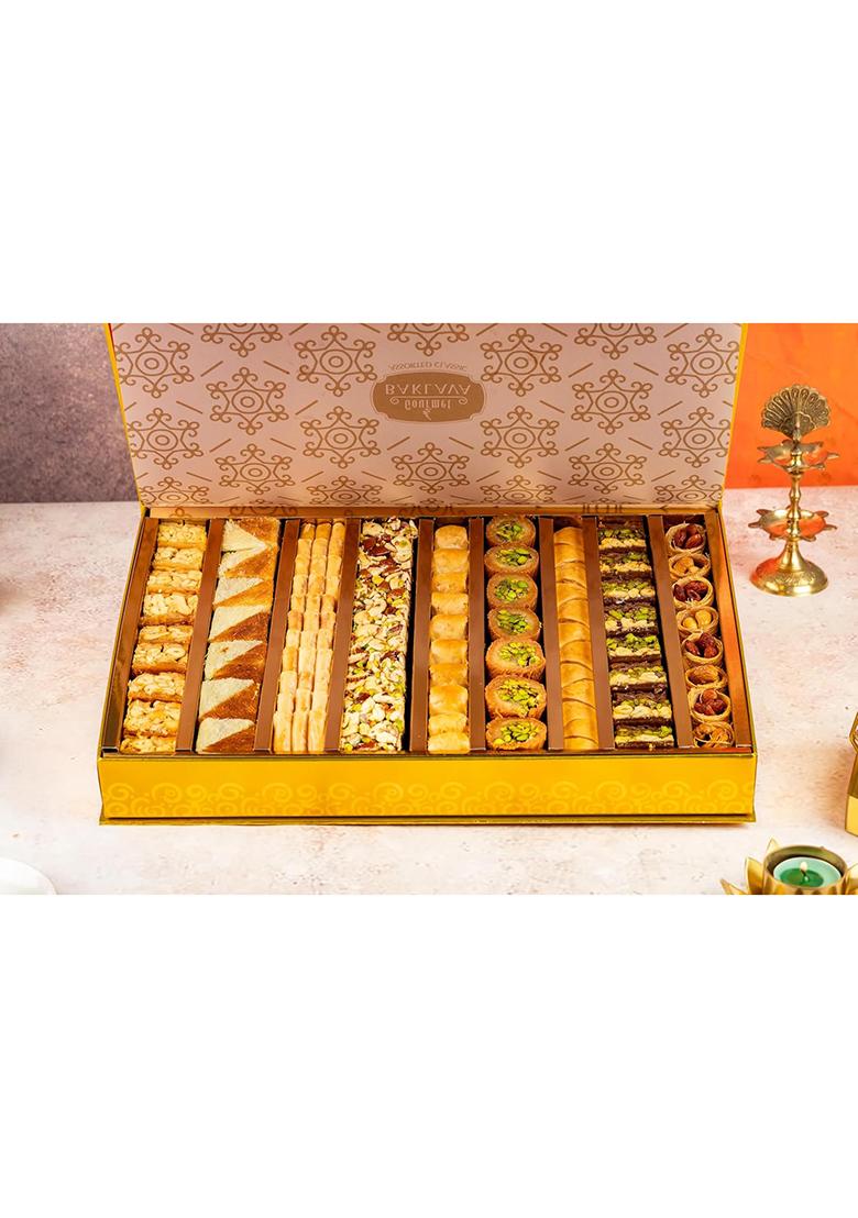 Gourmet Baklava Assorted Sweets Gift Box 1Kg Cashew, Almond & Balloria With Fresh Ghee, Nuts Honey | Imperial Festive For Diwali, Weddings Premium Gifting
