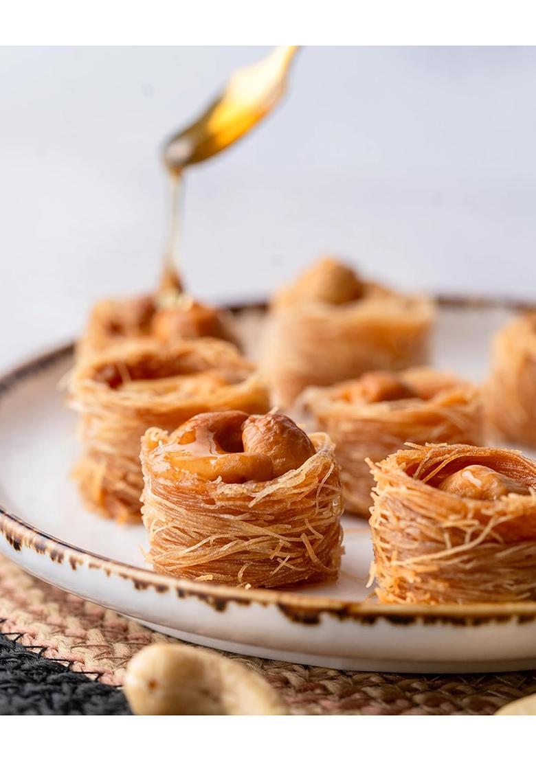 Gourmet Baklava Assorted Sweets Gift Box 1Kg Cashew, Almond & Balloria With Fresh Ghee, Nuts Honey | Imperial Festive For Diwali, Weddings Premium Gifting