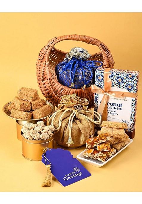 Hyperfoods New Year Gifts For Friends Gift Makar Sankranti Gajak Barfi Combo Chikki Gud Til Lohri Hamper Wicker Basket
