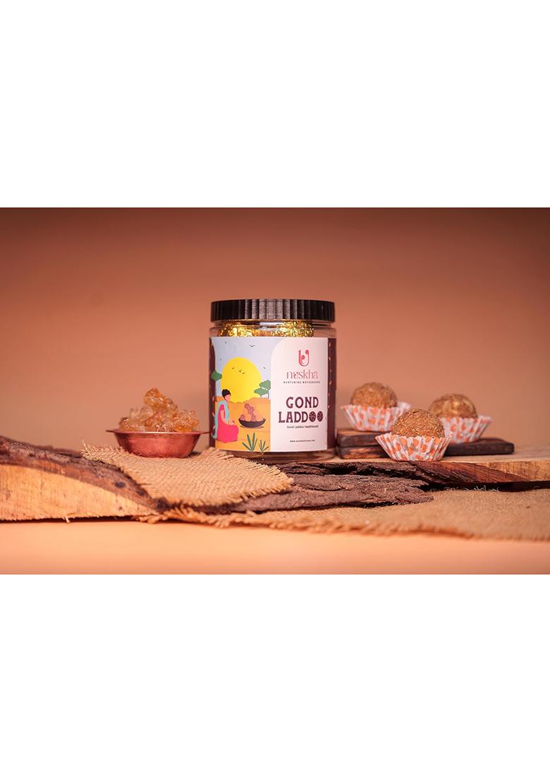 Nuskha Kitchen Gond Laddu | Dink With Dry Fruits Edible Gum Ladoo For Strength & Immunity Made In Pure A2 Bilona Cow Ghee Sweetened Jaggery 100% Natural Preservative-Free Healthy Sweets 400G