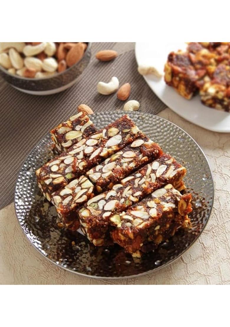 Organomart Organo Mart Dates Burfi | Made With Dates, Pista , Cashews, Almonds, Honey And Pure A2 Cow Ghee I Valentine'S Gifting Dry Fruits Nuts, Healthy Indian Sweets,Gluten Free, No Added Sugar (250G (Pack Of 1), Dates)