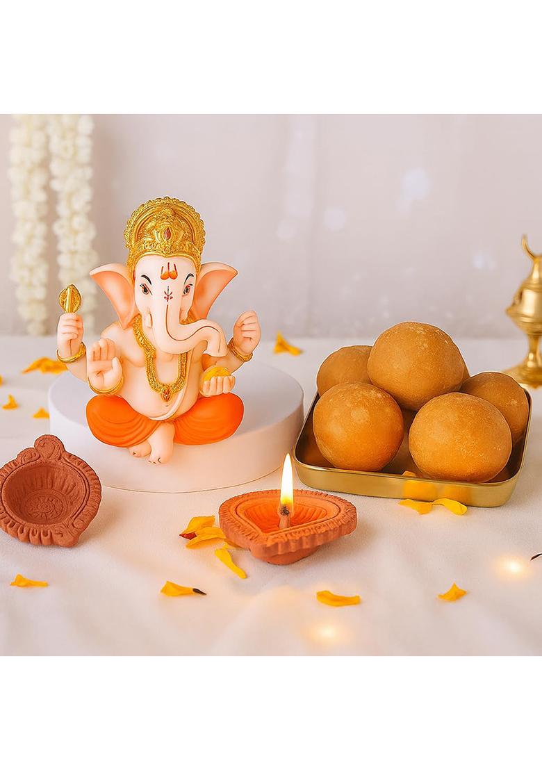 Vibrant Green Diwali Gift Pack Ganesha Idol, Besan Laddu(200Gm) & Set Of 2 Diya | Festival Gifting