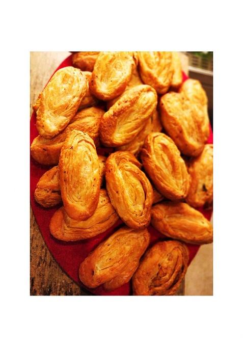 Ghotaram Dinpanah Handmade Rich Fan Khari Puff - Flaky & Crispy Snack||Tea Time Crunchy Mouth-Watering Butter Fain Puff/Fan Khari|Puff Biscuits/Cookies Snack-200G(200G*1Pac)