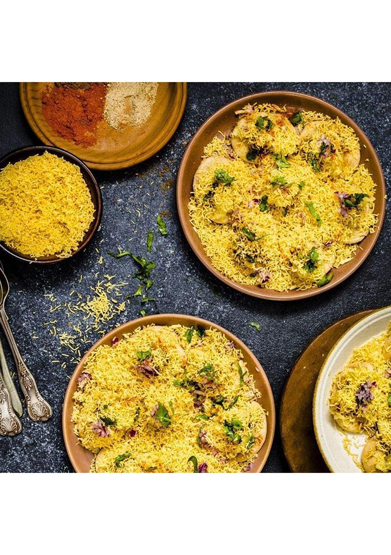 Freshocartz Nylon Namkeen Sev For Bhel, Chaat And Sevpuri (Non Spicy) Barik