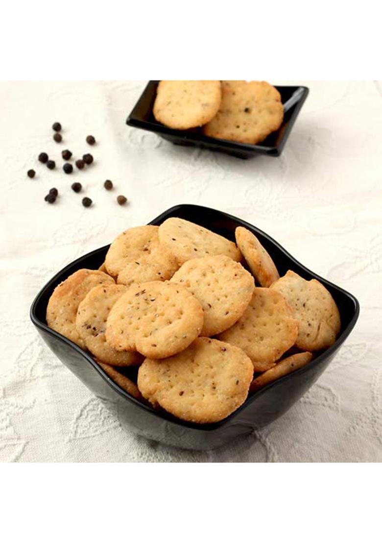 Order Karo Homemade Desi Ghee Namkeen Mathri | Chai Time Snacks Ready To Eat Matthi Indian Nashta Traditional Tea Party (250 Grams)