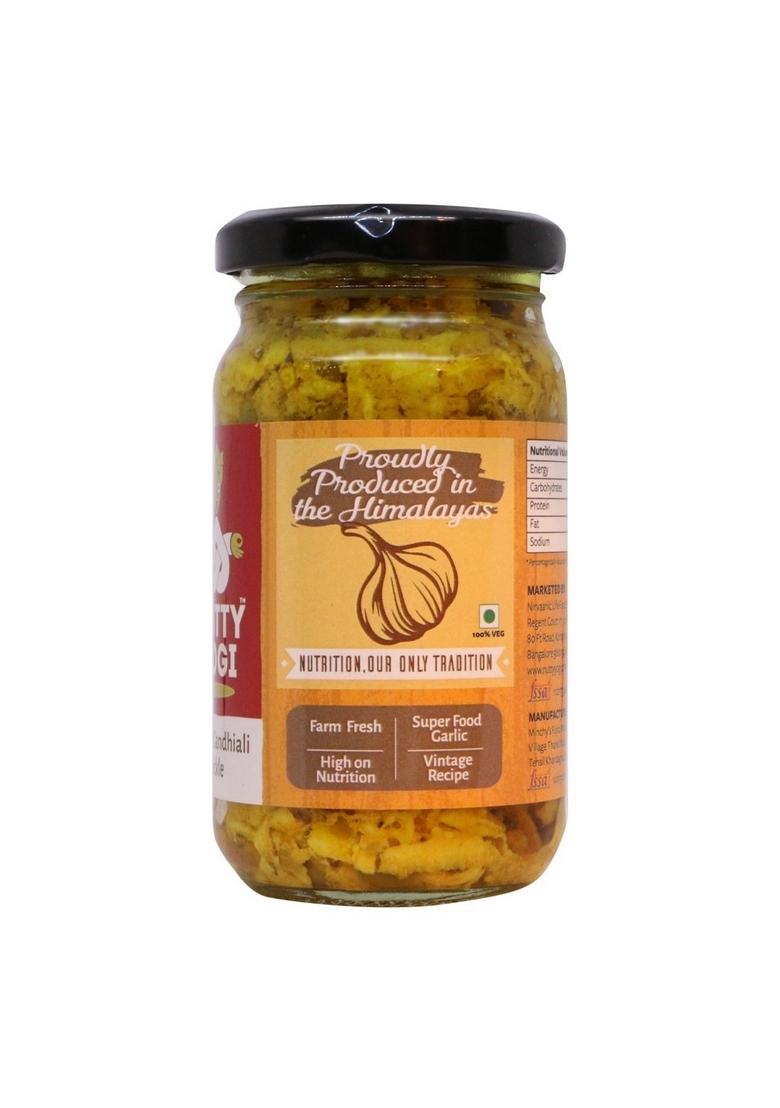 Nutty Yogi Garlic Gandhiali Pickle | Homemade Organic Herbal Tangy And Delicious 200 Gm Pack Of 1