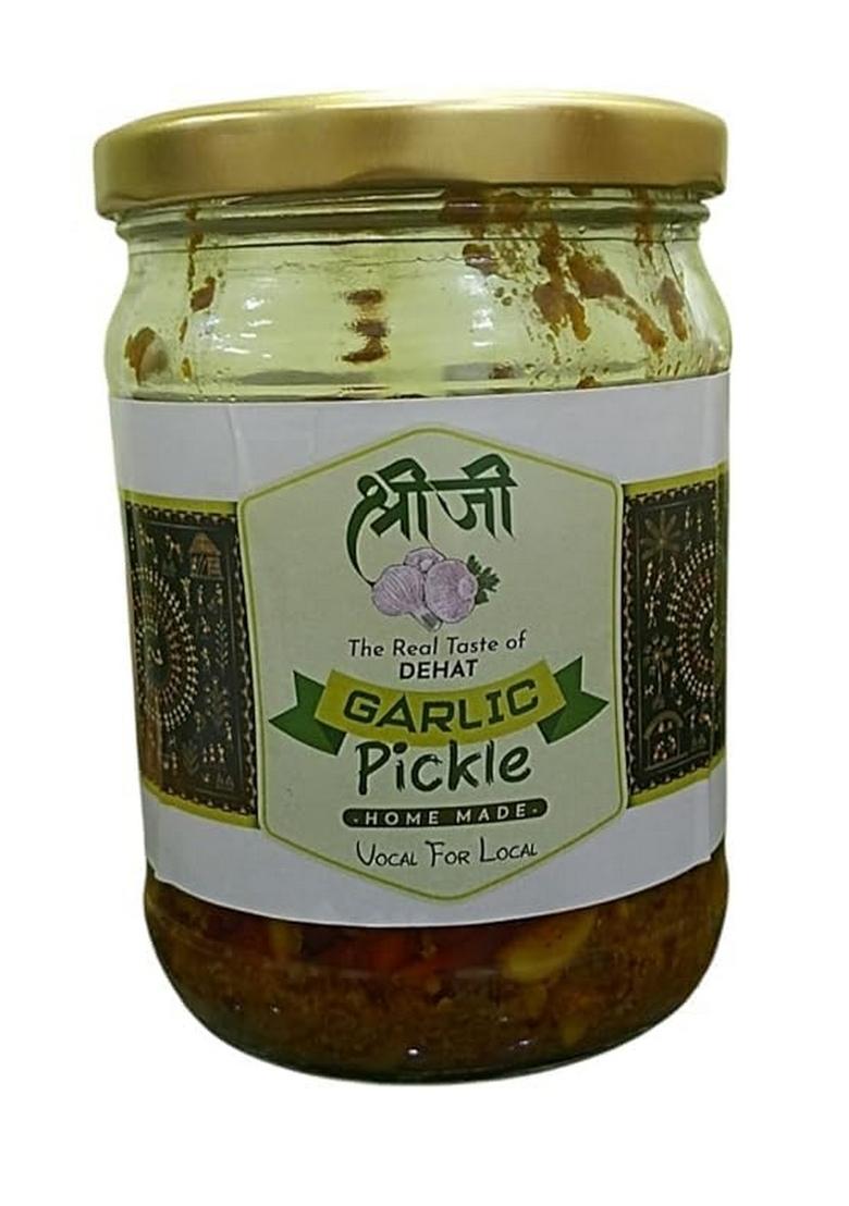 Shrijee Authentic Homemade Garlic Pickles | No Preservatives Natural Spices Spicy Tangy Ideal For Meals Rice Glass Jar Packed Freshness 400G