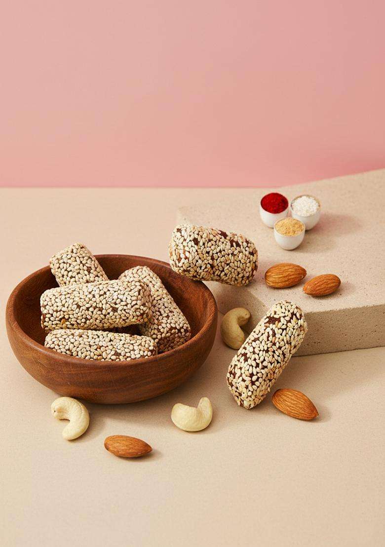 Ghasitaram Gifts Bhaidooj Sugarfree Sweets Khajoor Dates Roll 200 Gms - Indya