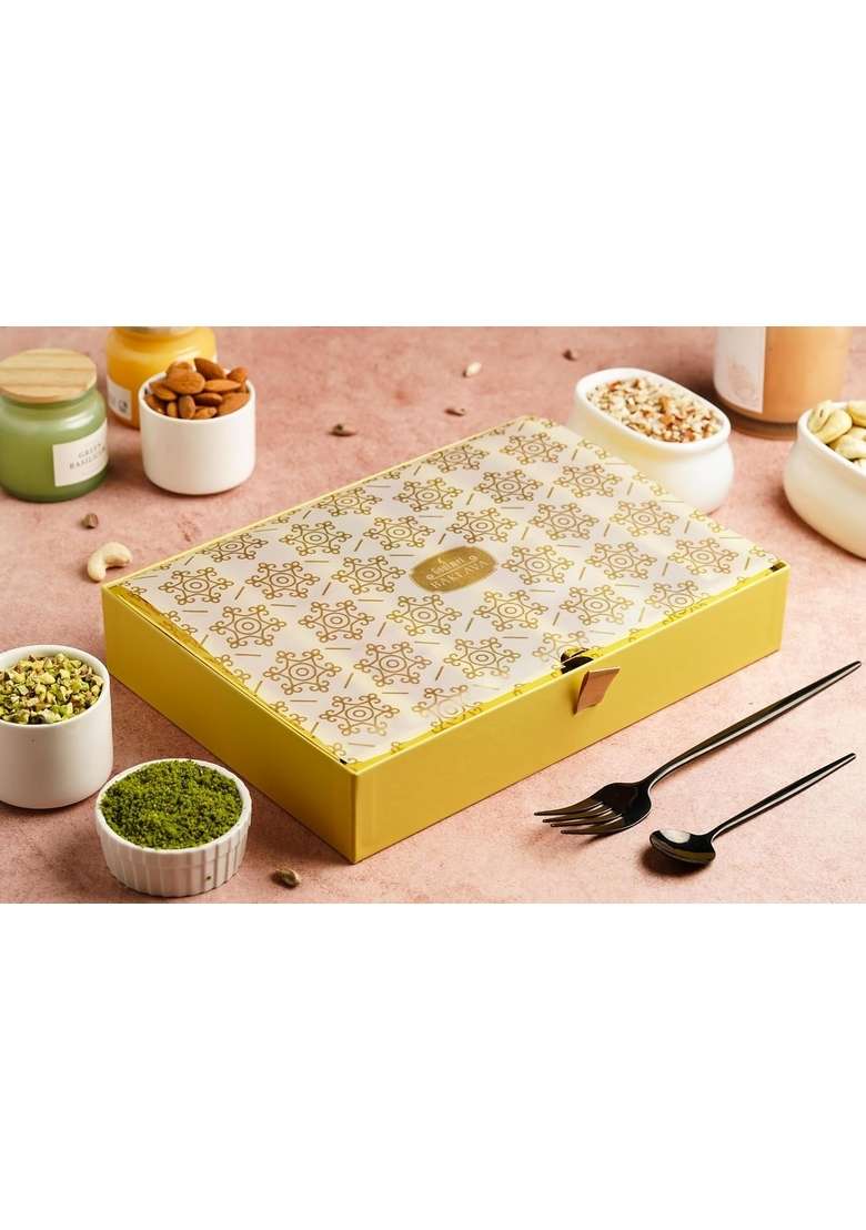 Gourmet Baklava Premium Walnut Luxury Sweet Gift Box With Crispy Flaky In The Middle Pack Of 1 500 Gram - Indya