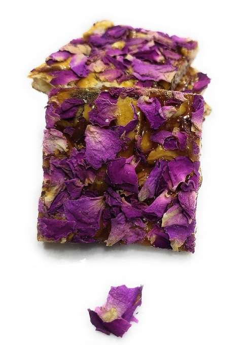 Haribhai Damodar Mithaiwala Premium Rose Dryfruits Chikki 250 Grams